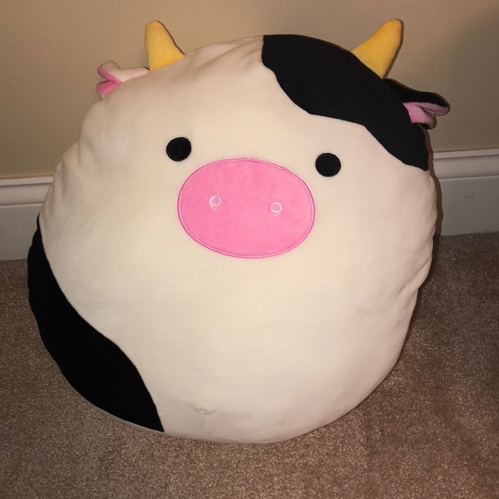Brand new 16 inch Connor the Cow squish